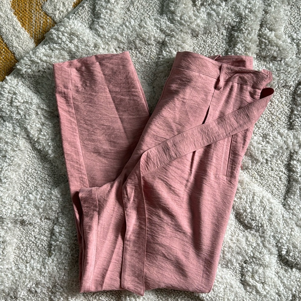 BCBG PANTS. SUPER LIGHTWEIGHT. Inseam 27.5 , 32 waist